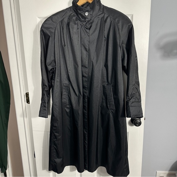 Otello Pelle Rainwear trench coat, size 9/10, black, button close, spring - Picture 1 of 16
